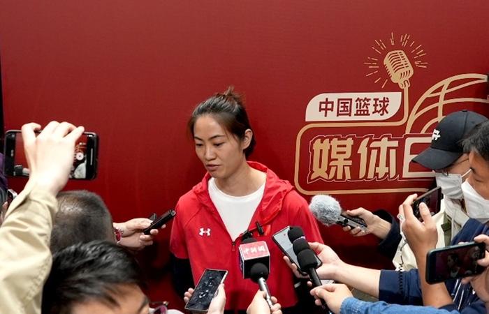 大学生篮球社团如何引入智能情感技术_2